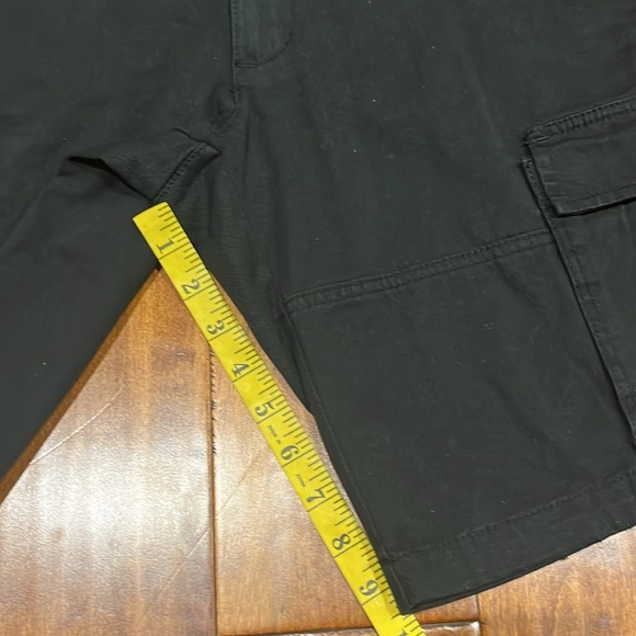 NWOT Adam Levine Cargo Shorts with Adjustable
Twill Belt Utility Pocket Size 32 - Picture 6 of 10